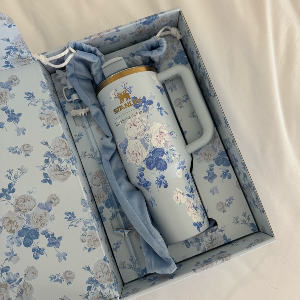 Love Shack Fancy Stanley Quencher 40 Oz Everblooming Rosettes (New with box)